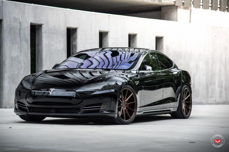  Tesla Model S P90D on Vossen Wheels (VPS-310) 2016 года  (фото 1 из 18)